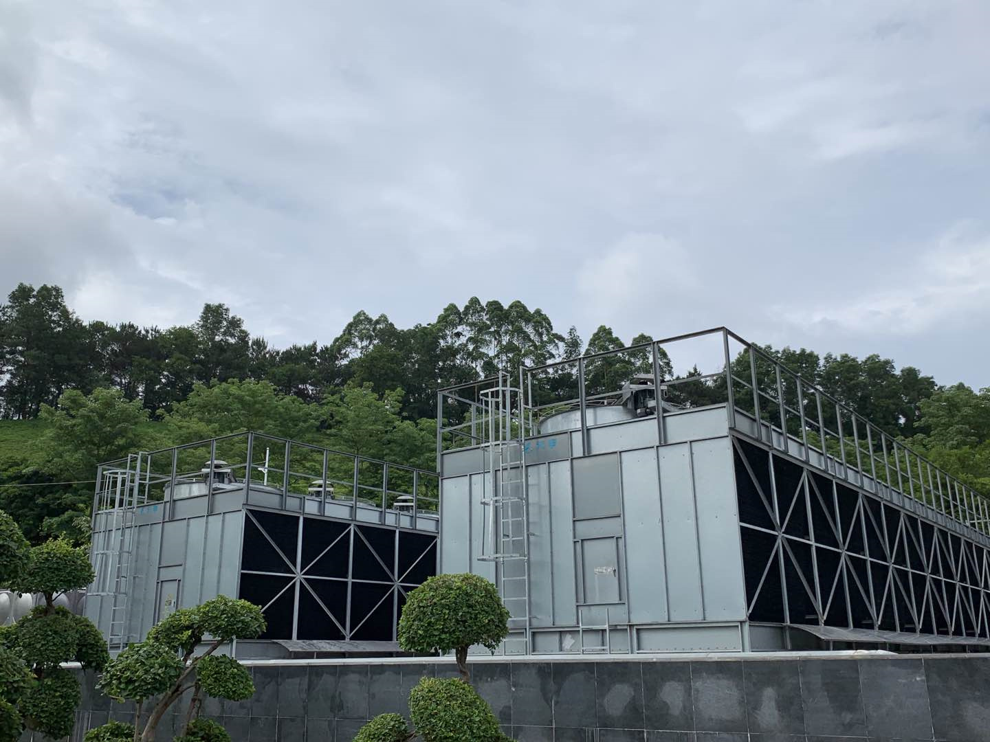 閉式冷卻塔安裝注意事項如下幾點？(閉式冷卻塔設計注